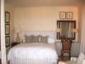 33 Bedroom 1.jpg (40286 bytes)