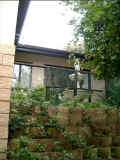 80 Rear garden.jpg (83151 bytes)